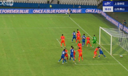 雷速评审团：汪海健角球直接破门，这球是否有干扰门将嫌疑？