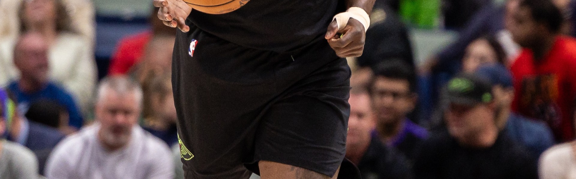 开云下载-进攻效率还是高！锡安对阵火箭8投6中&amp;8罚6中 砍下18分4板3助