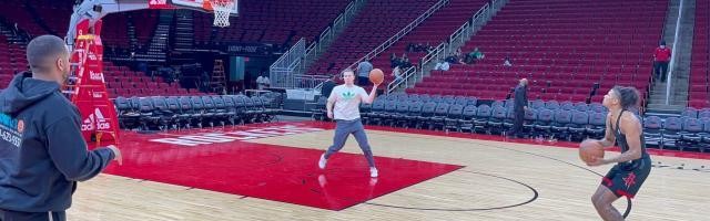 开云官网-火箭榜眼格林崛起背后：库里提建议 苦练提升投篮