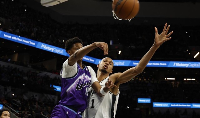 开云中国-文班33+10+7三分赛季新高 马刺轻取爵士达成30胜西部第二