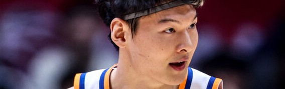 开云官网-现役第一！王哲林总分超越刘炜完成传承 升CBA历史第五