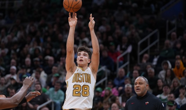 开云App-马祖拉谈28号秀冈萨雷斯：他打球很拼 防守直觉稍微领先一步